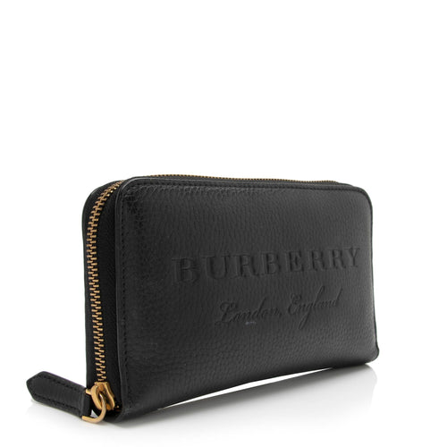 Burberry Grainy Calfskin Embossed Logo Zip Around Wallet (SHF-cYIxLz)