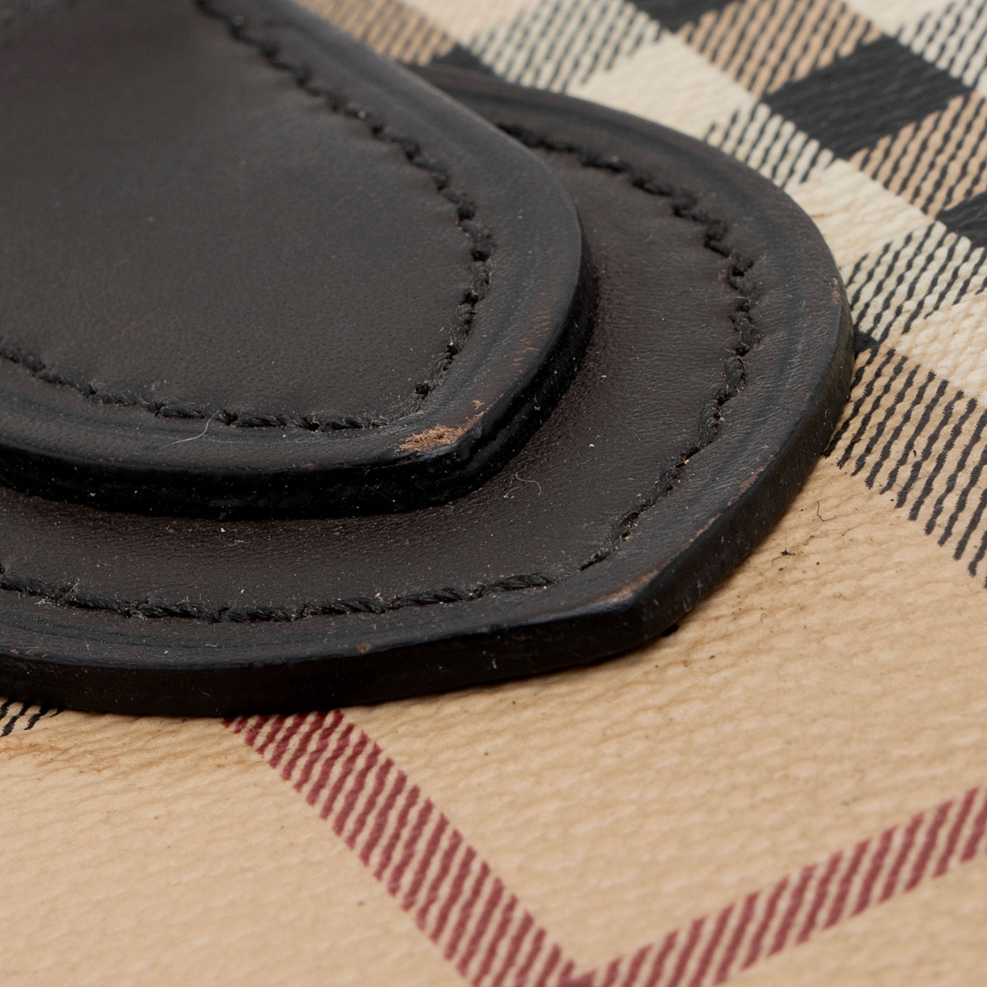 Burberry Haymarket Check Regent Medium Tote (SHF-gey01E)