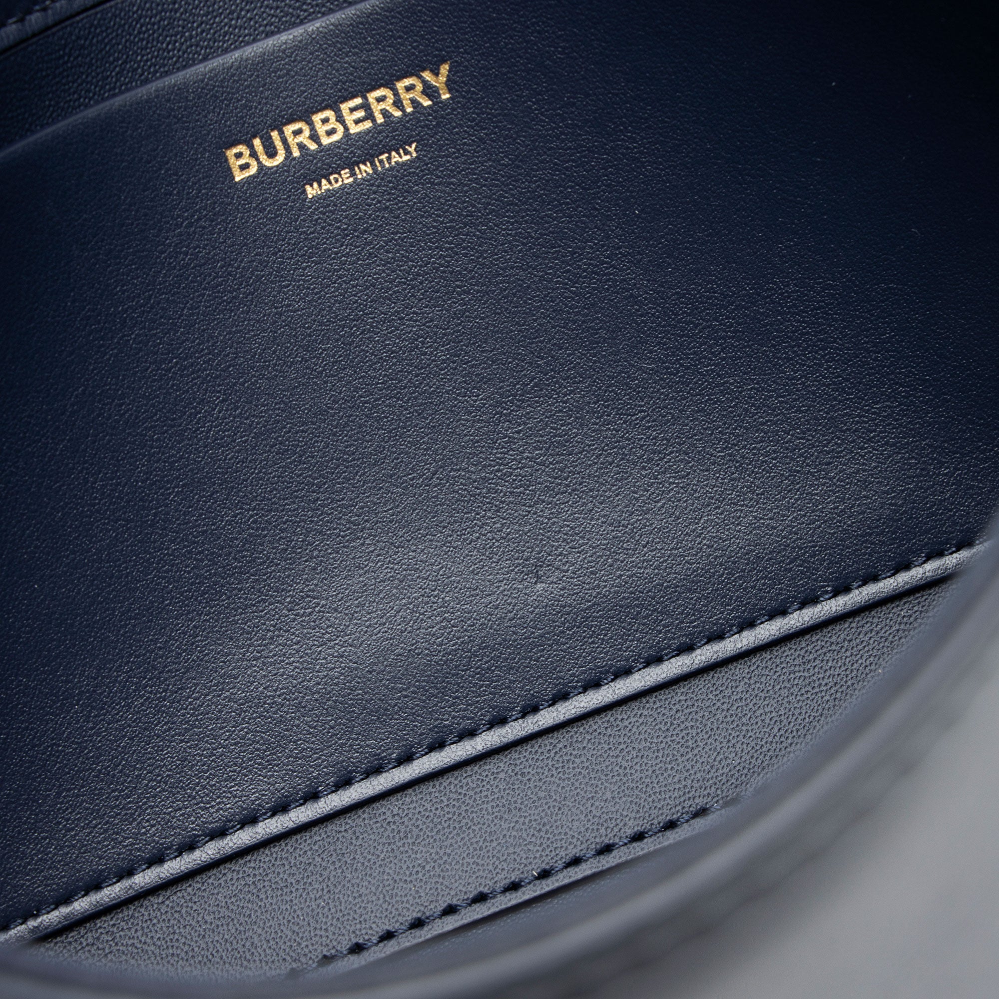 Burberry Leather Grace Medium Flap Bag (SHF-7QlJV4)