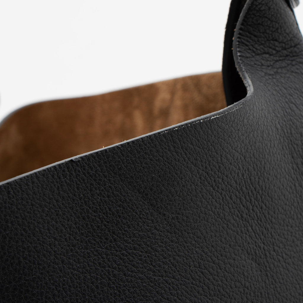 Burberry Leather Grommet Hobo (SHF-8VZhQp)