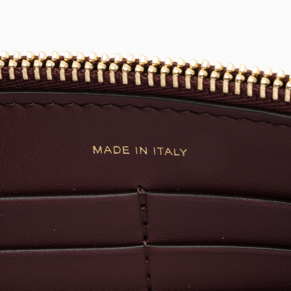 Burberry Leather Hazelmere Wallet On Strap (SHF-A5ZxMt)