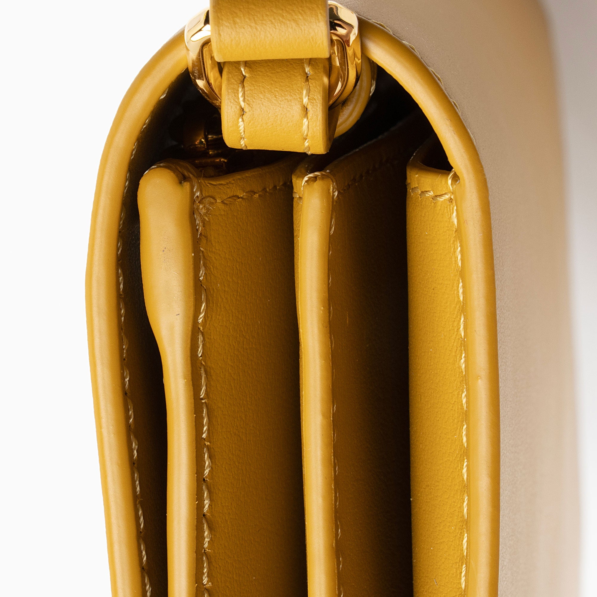 Burberry Leather Hazelmere Wallet on Strap (SHF-PITQIN)