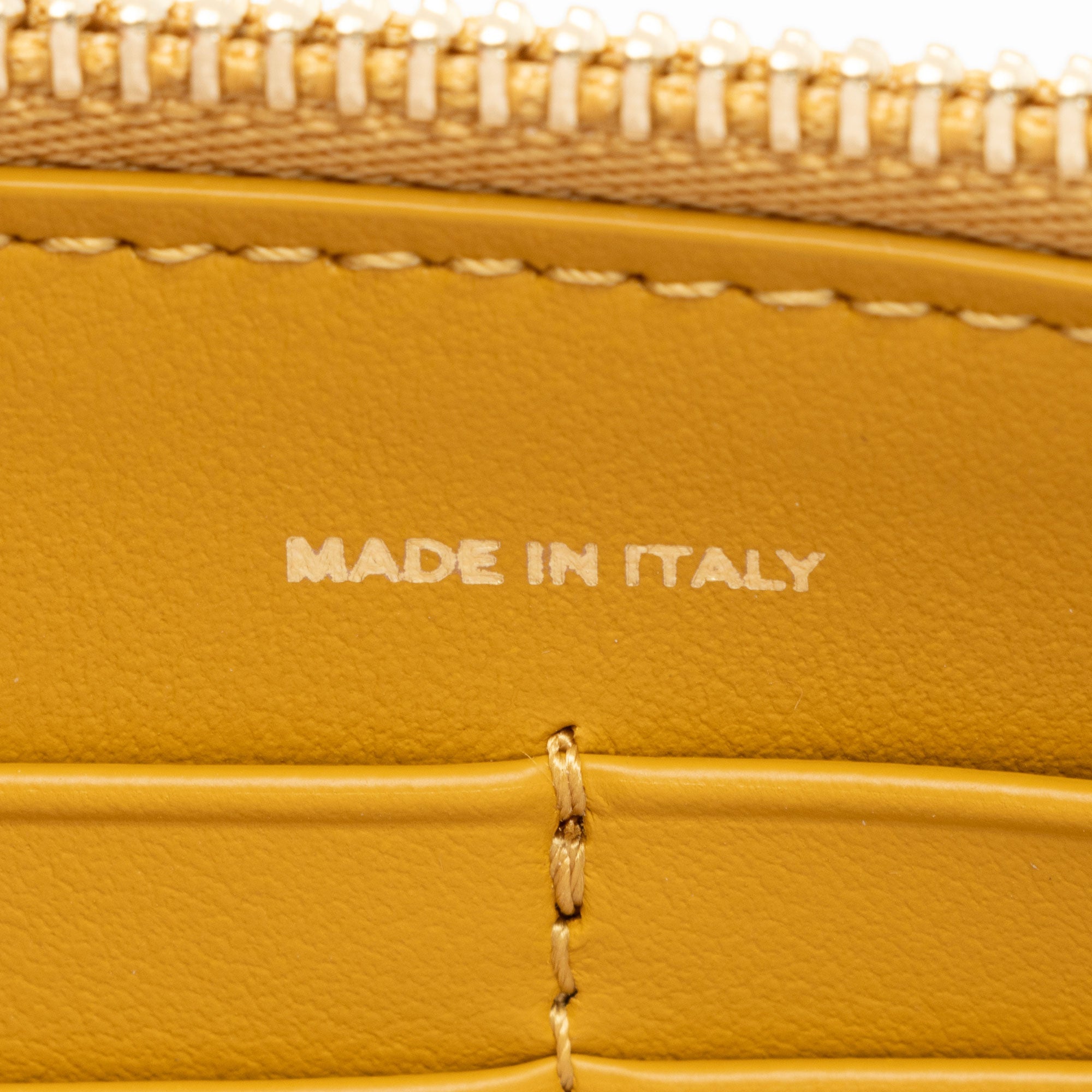 Burberry Leather Hazelmere Wallet on Strap (SHF-PITQIN)