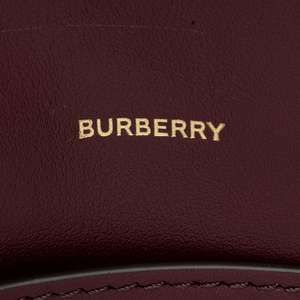 Burberry Leather Hazelmere Wallet on Strap (SHF-waAZED)