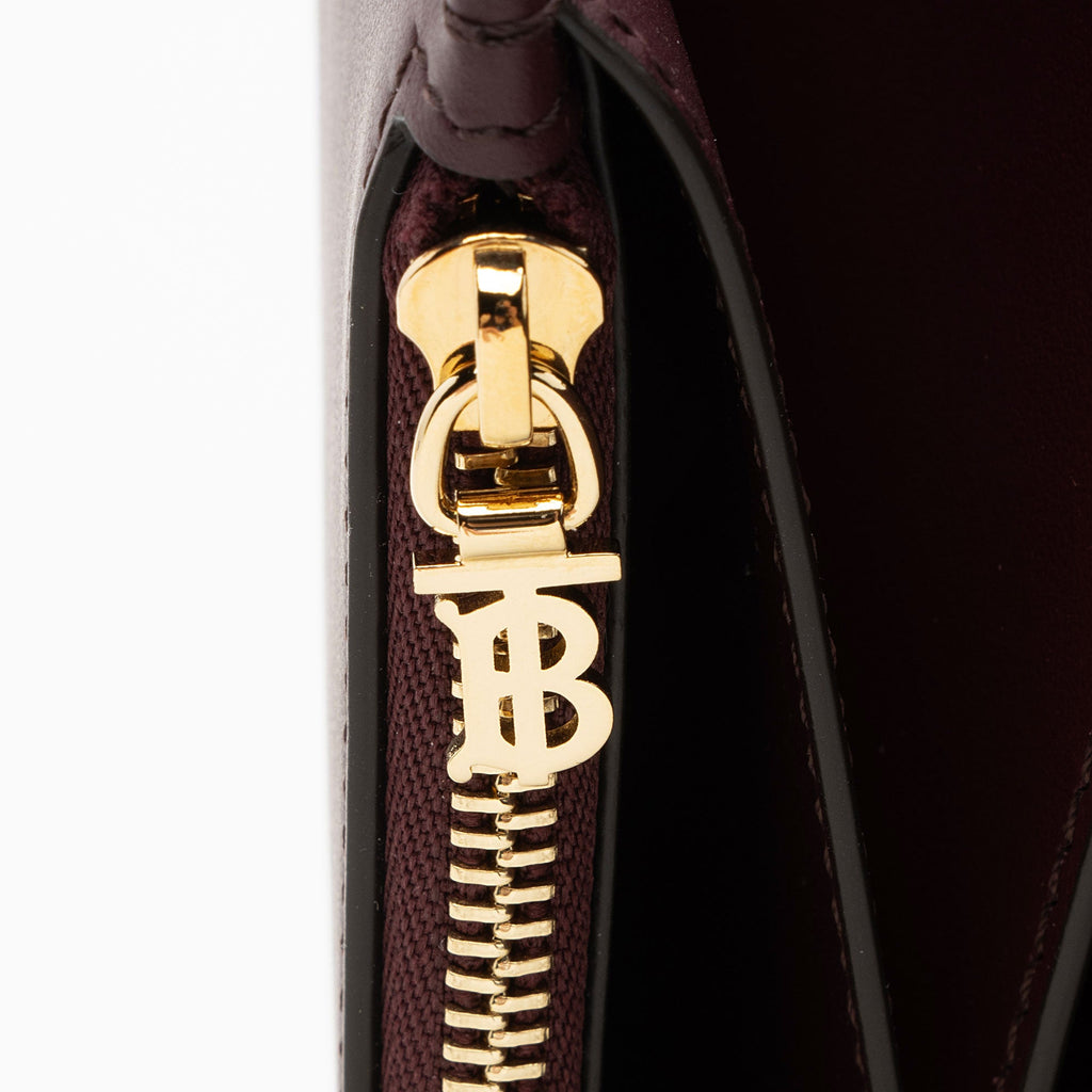 Burberry Leather Hazelmere Wallet on Strap (SHF-VFcGwG)