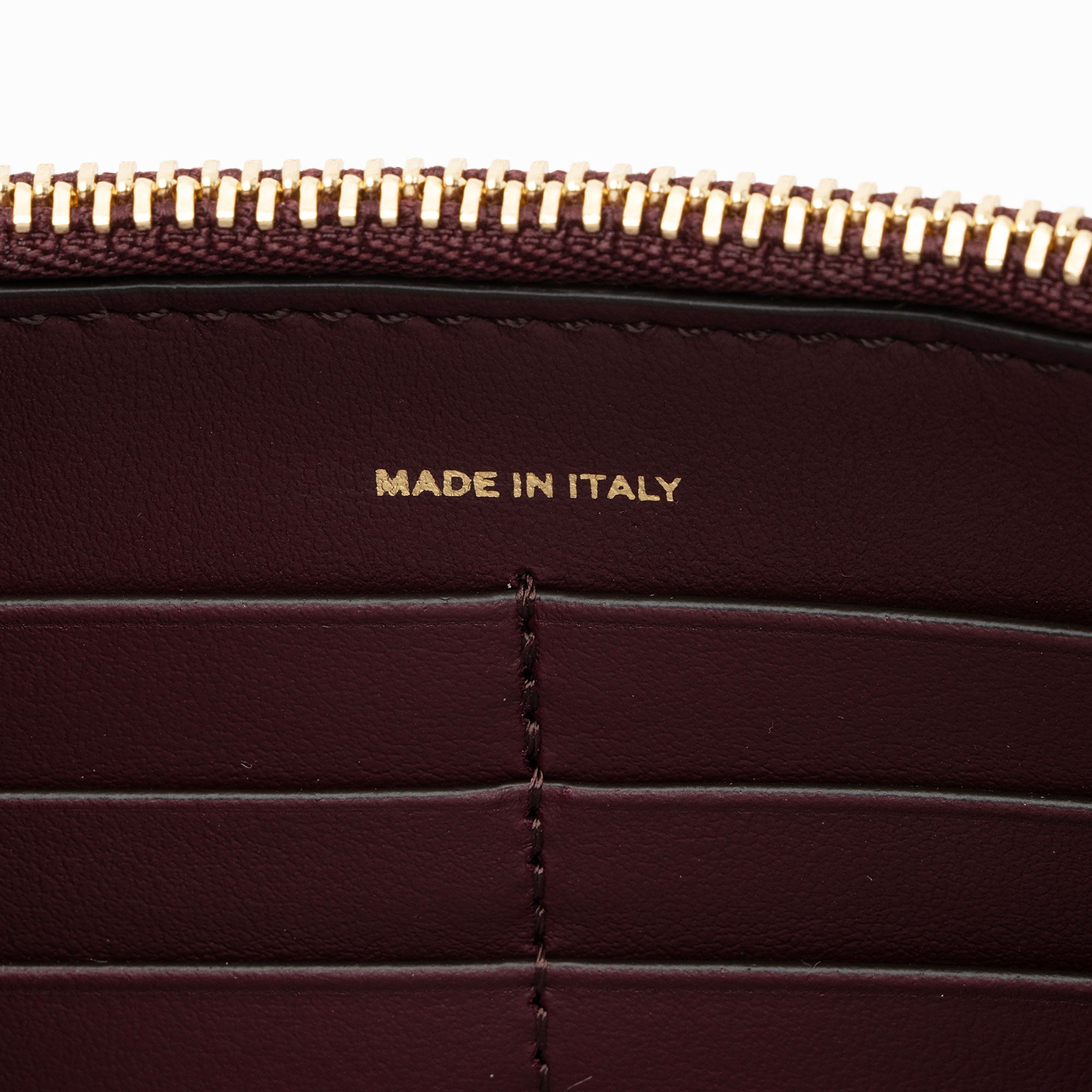 Burberry Leather Hazelmere Wallet on Strap (SHF-VFcGwG)