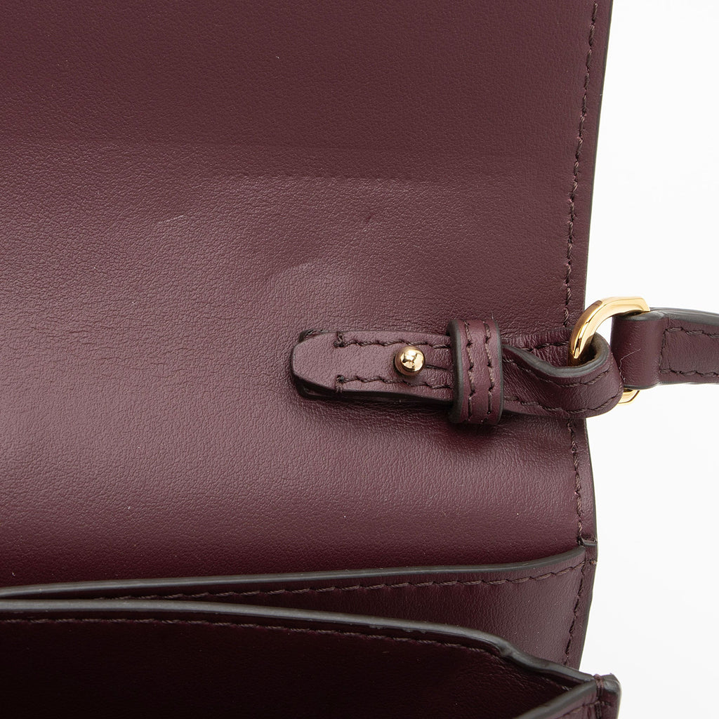 Burberry Leather Hazelmere Wallet on Strap (SHF-Xd3EZ4)