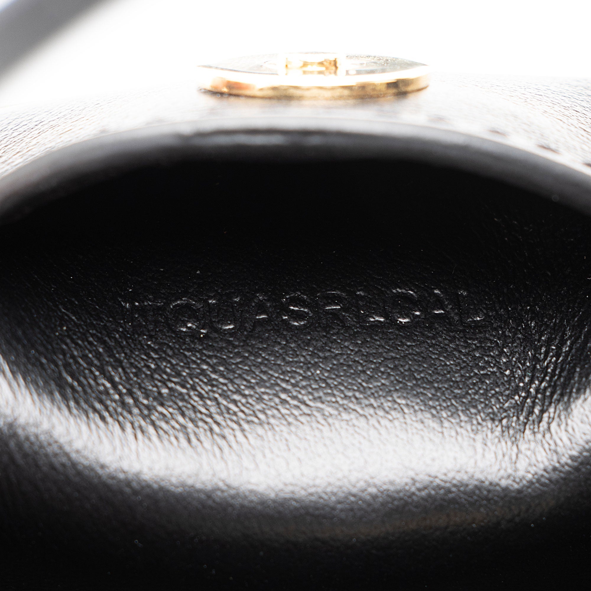 Burberry Leather Peony Drawstring Bucket Bag (SHF-2xjaxp)
