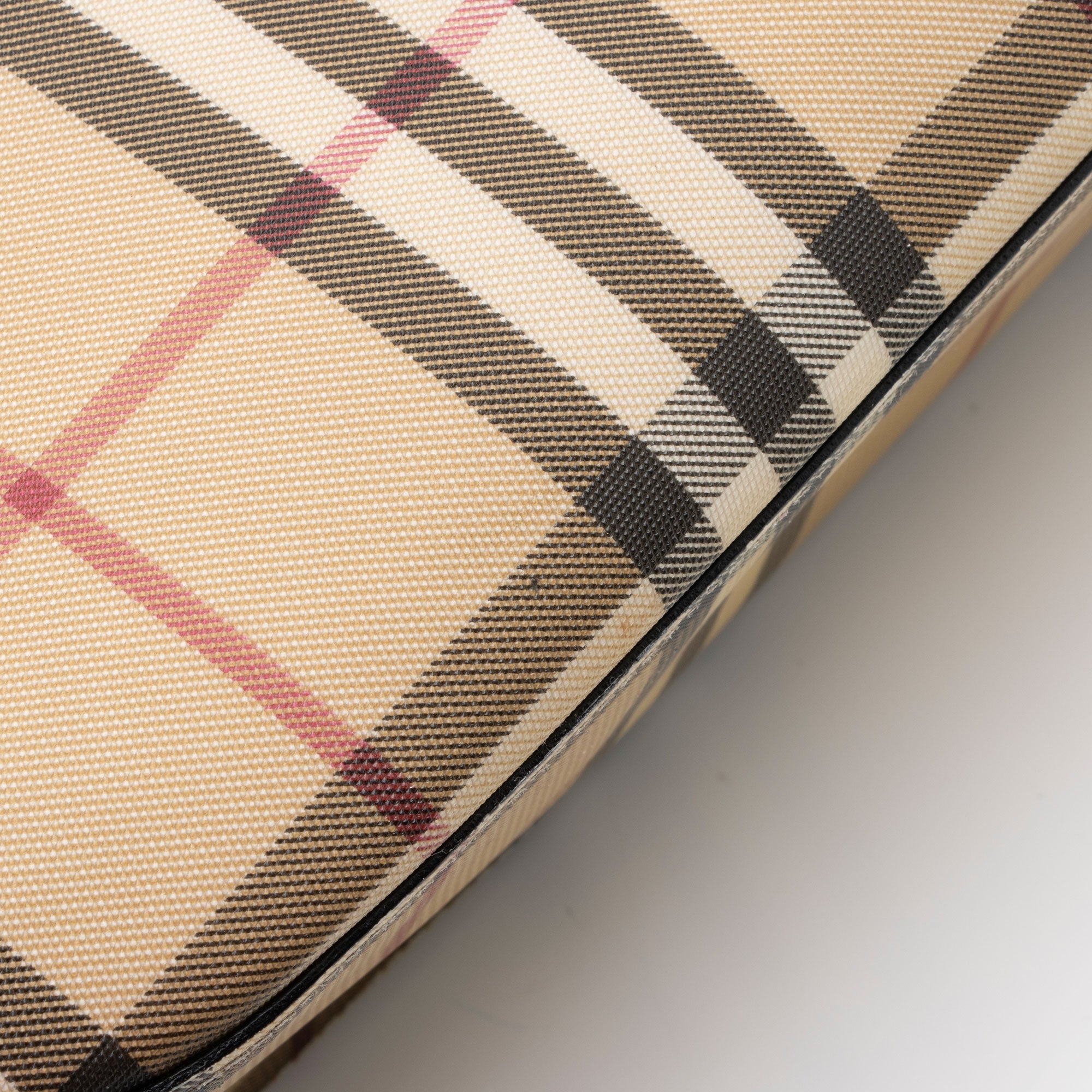 Burberry Nova Check Shoulder Bag (SHF-SsltsT)