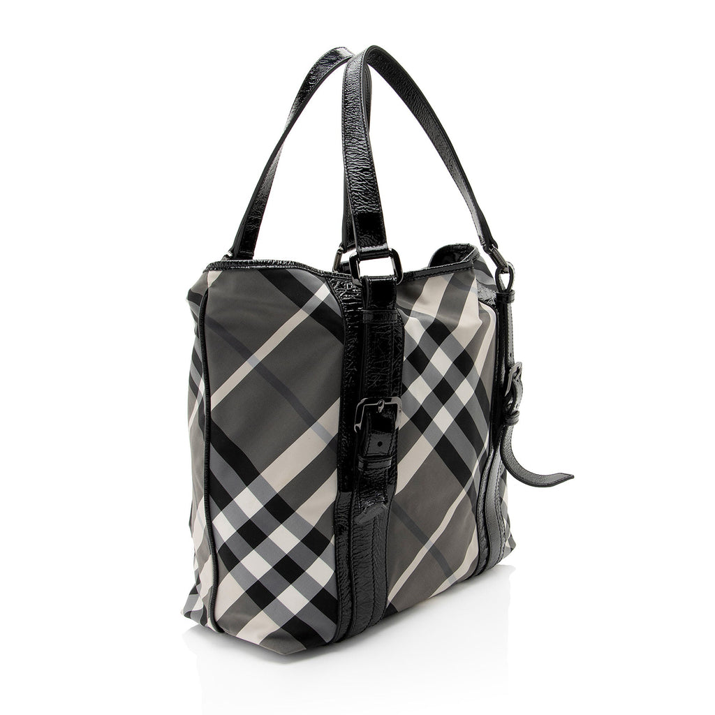 Burberry Nylon Beat Check Victoria Large Tote (SHF-Ll7sNt)