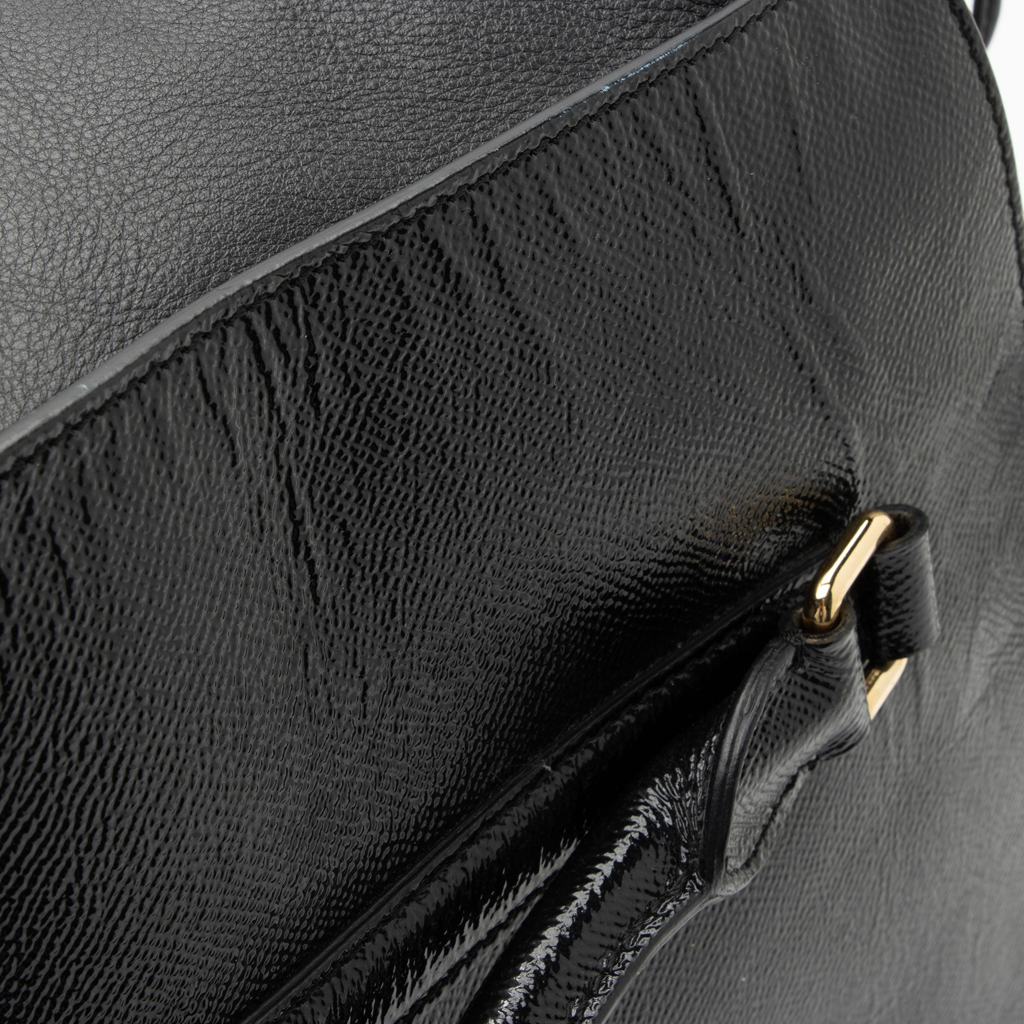 Burberry Patent Leather Dinton Medium Tote (SHF-zVzEIJ)