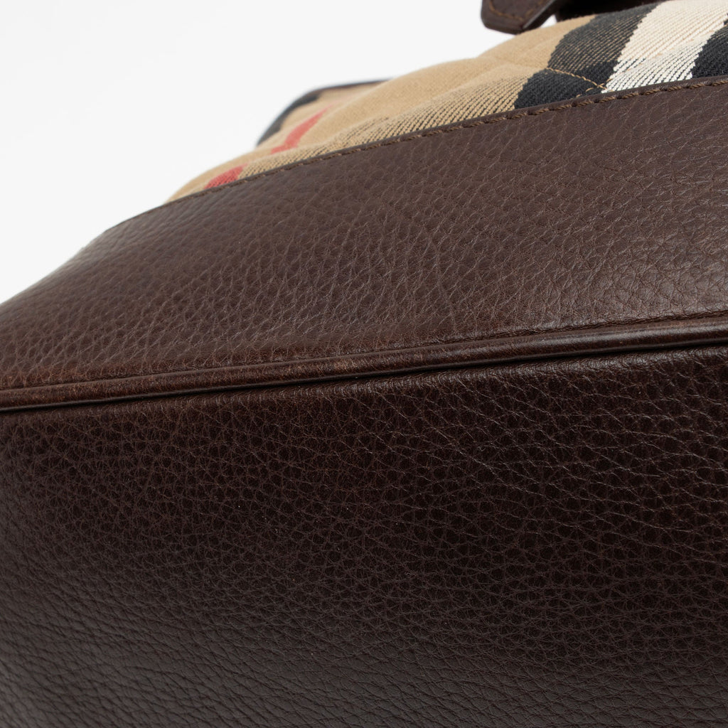 Burberry Quilted House Check Manor Tote (SHF-9N5HL6)