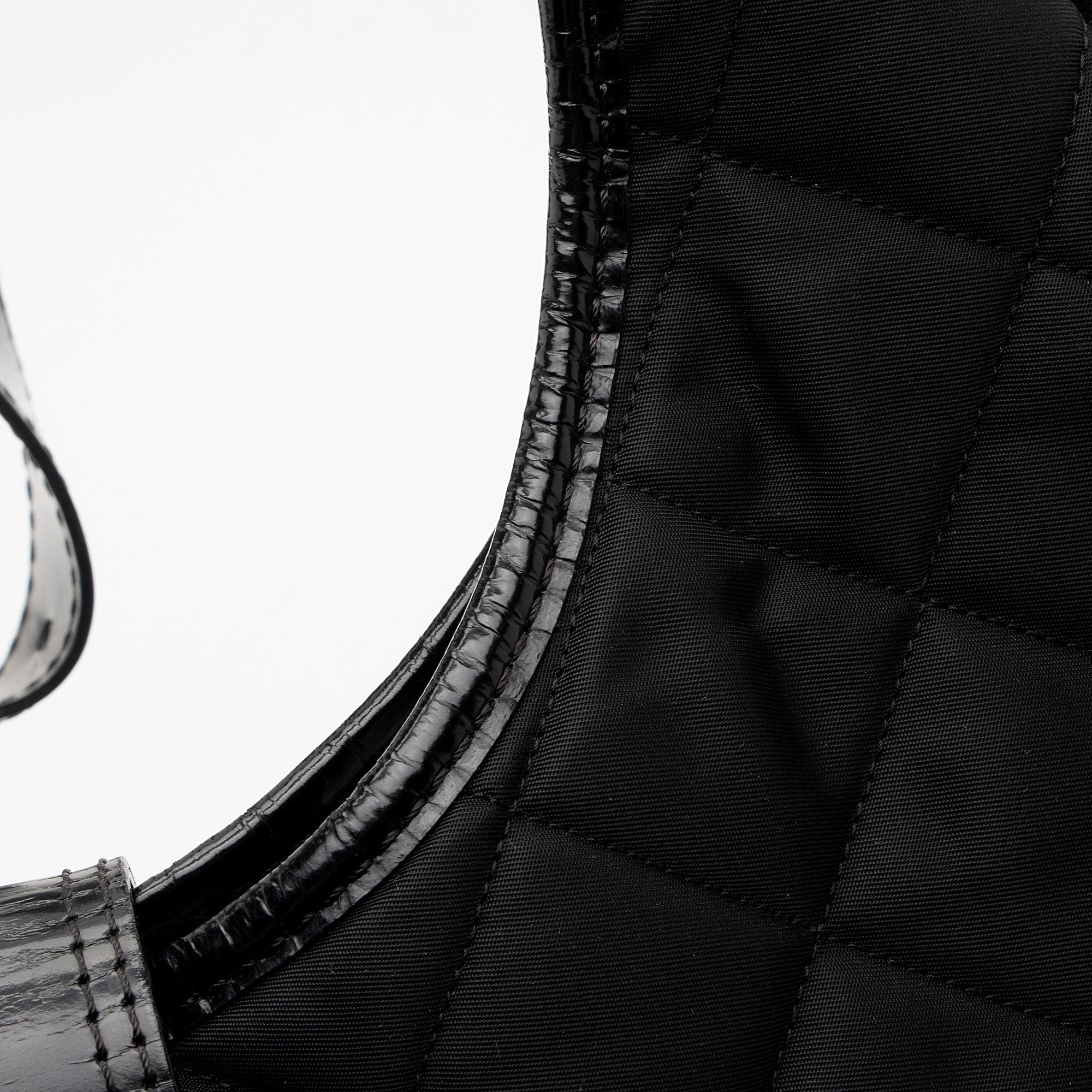 Burberry Quilted Nylon Brooke Hobo (SHF-BNs7Ro)