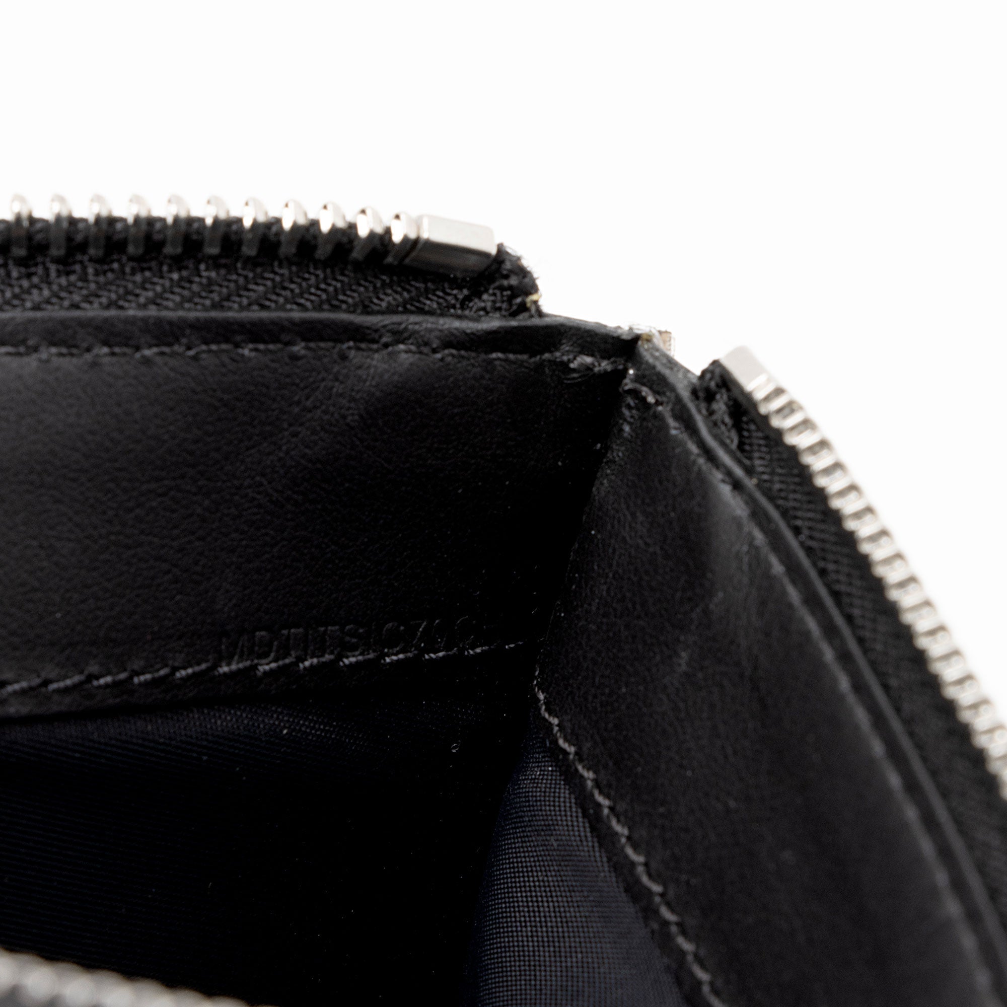 Burberry Calfskin B Hologram Flat Pouch (SHF-PFSFal)