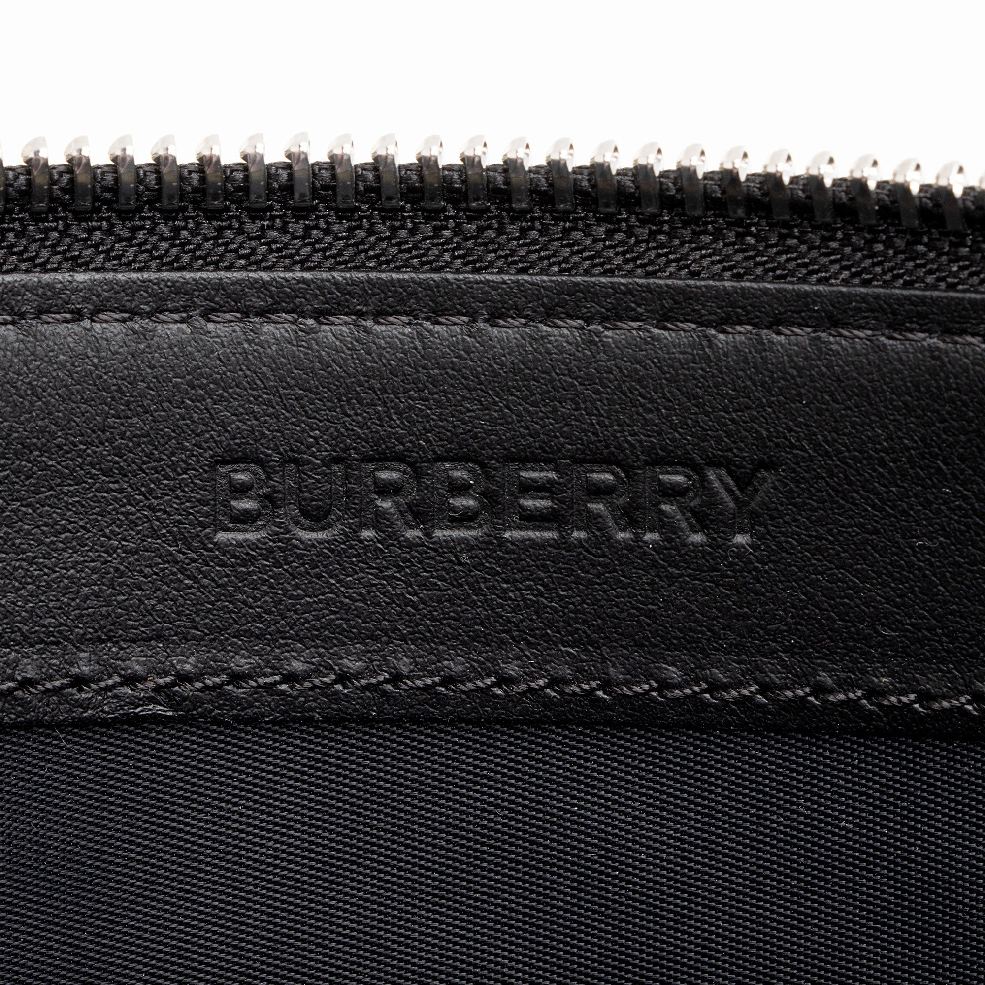 Burberry Calfskin B Hologram Flat Pouch (SHF-PFSFal)
