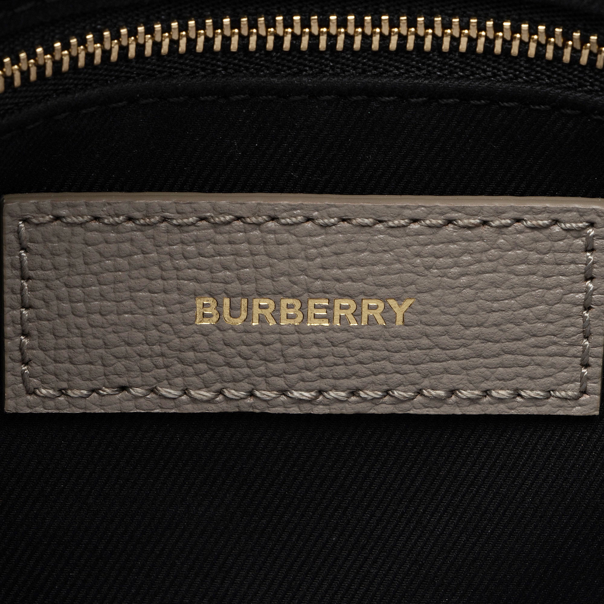 Burberry Vintage Check Leather Banner Medium Tote (SHF-JOQruW)
