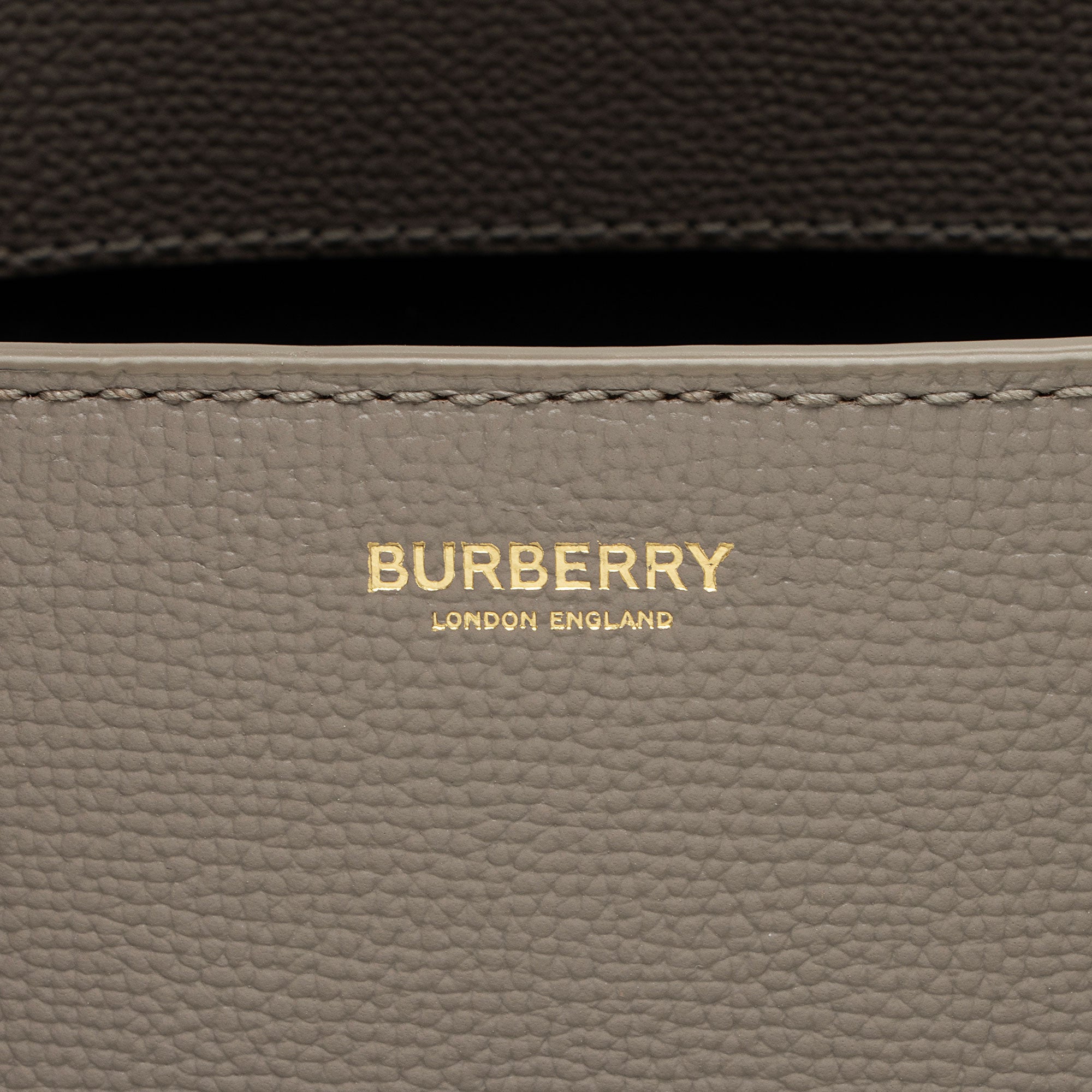 Burberry Vintage Check Leather Banner Medium Tote (SHF-JOQruW)