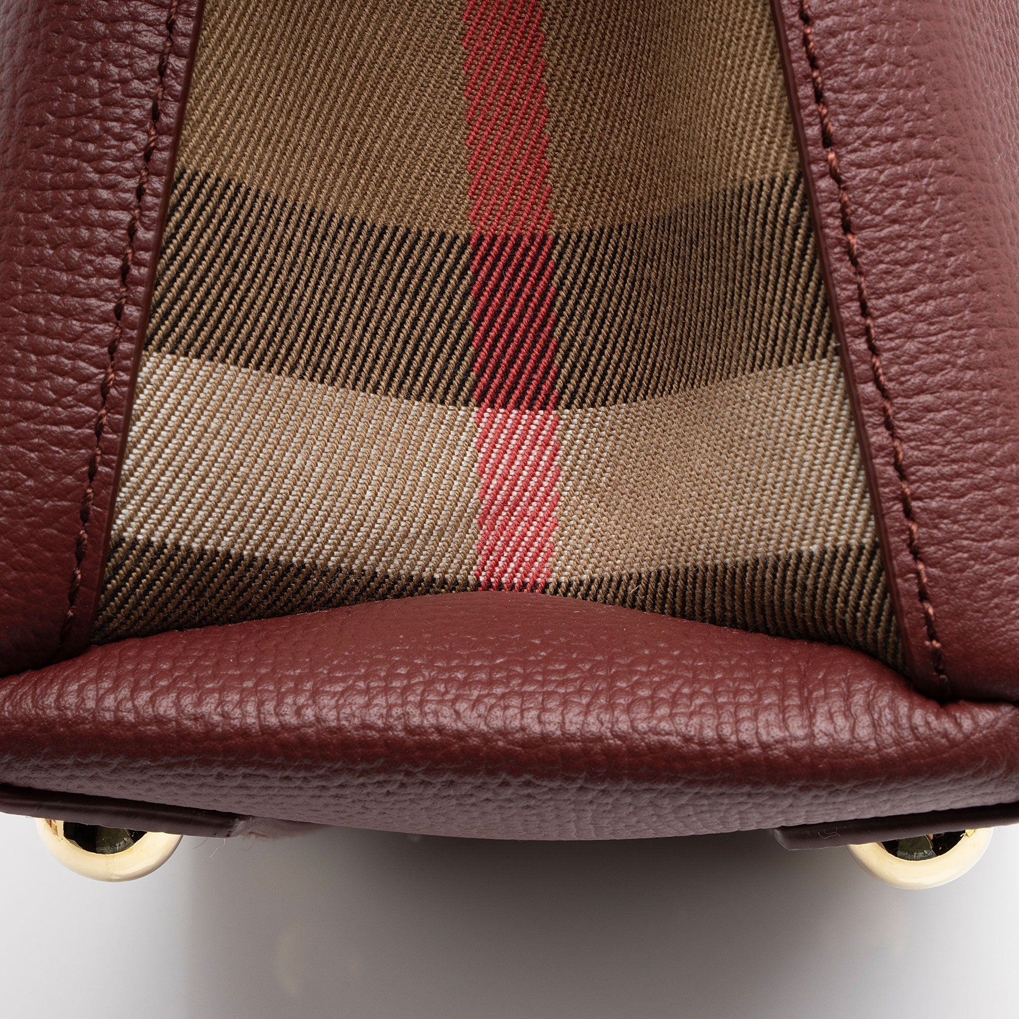 Burberry House Check Leather Banner Small Tote (SHF-uQjvzx)