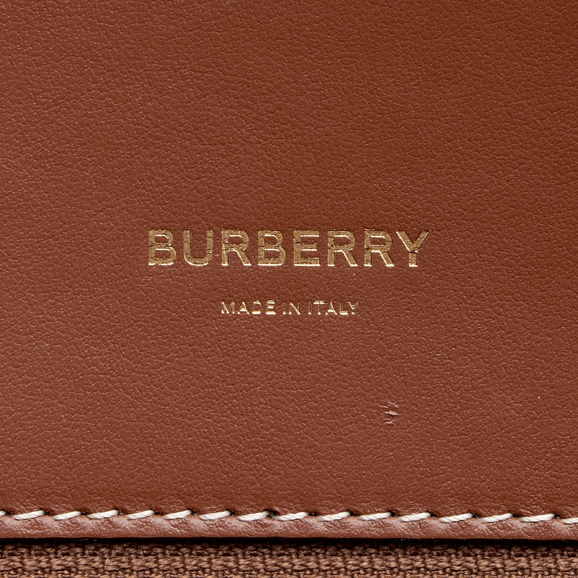 Burberry Vintage Check Smooth Calfskin Title Large Tote (SHF-NtxU8m)