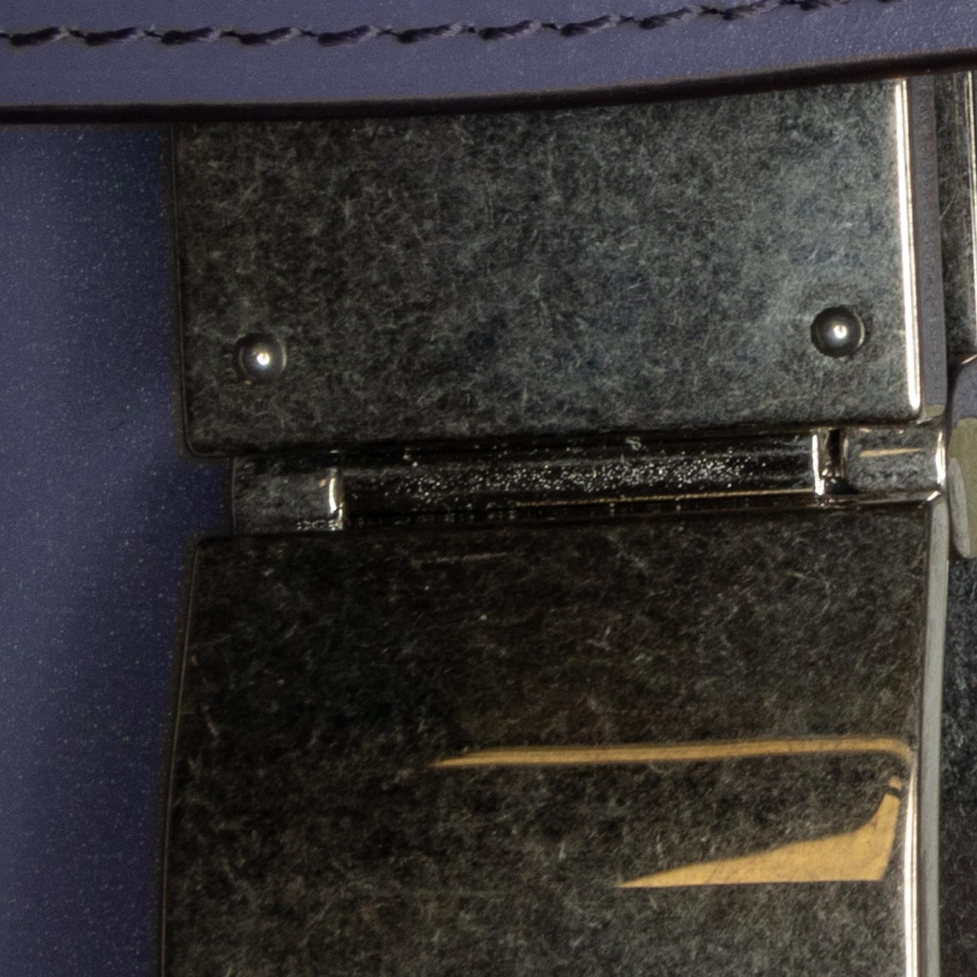 Celine Medium Calfskin Classic Box (SHG-8Gm4iW)