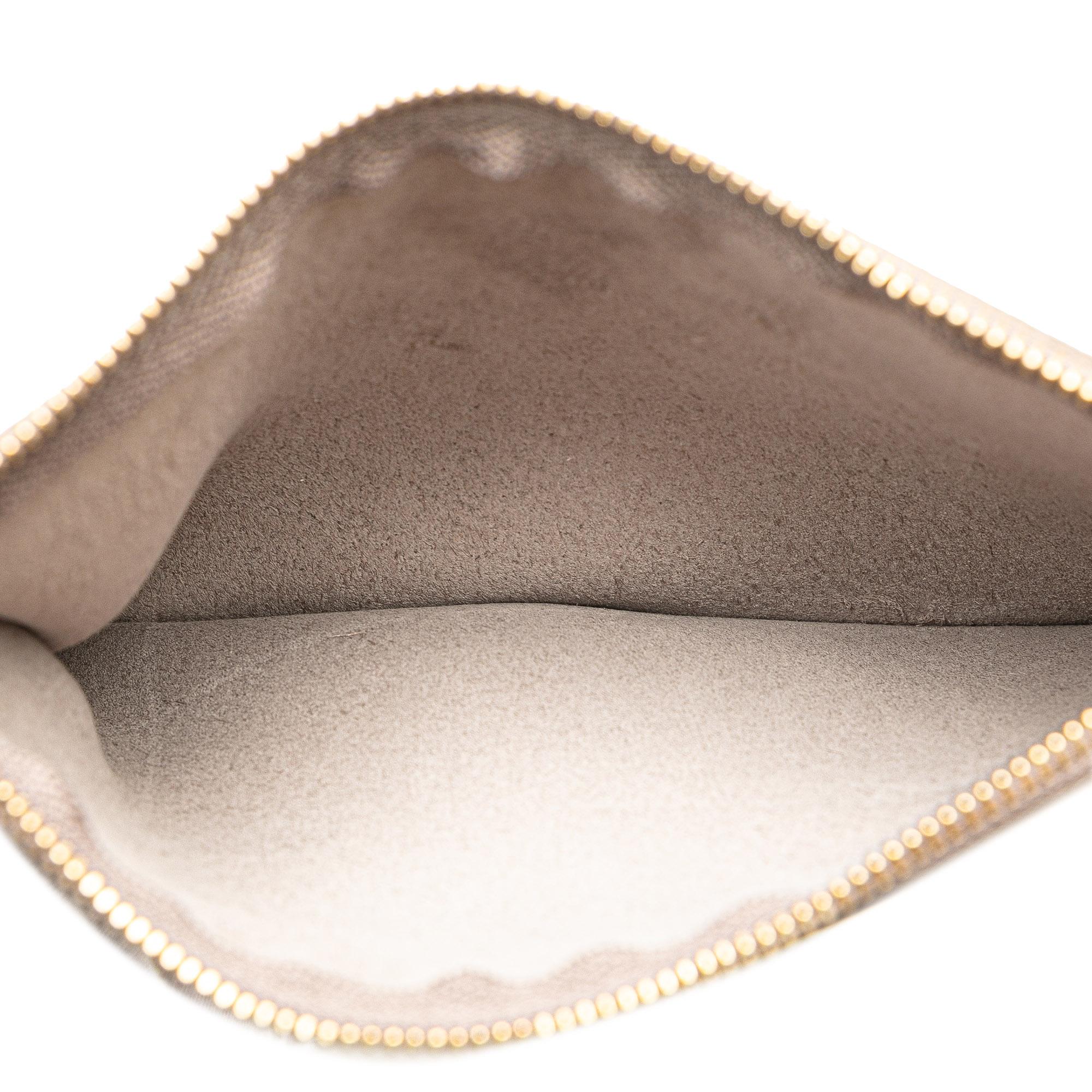 Celine Supple Grained Calfskin Bucket 16 (SHG-dh5EPH)