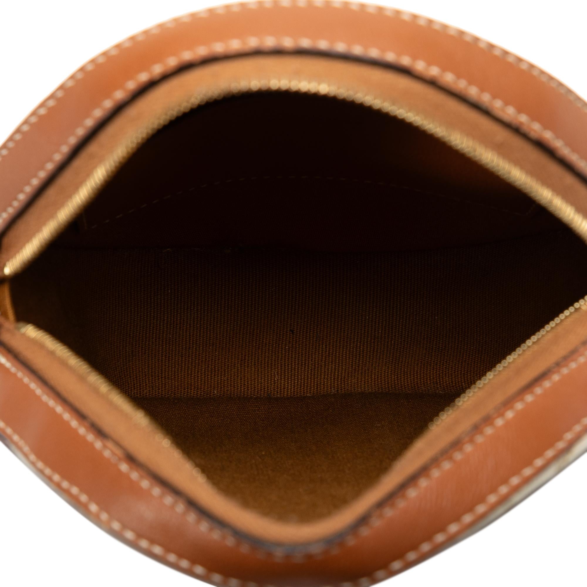 Celine Triomphe Round Purse on Strap (SHG-miPFWr)