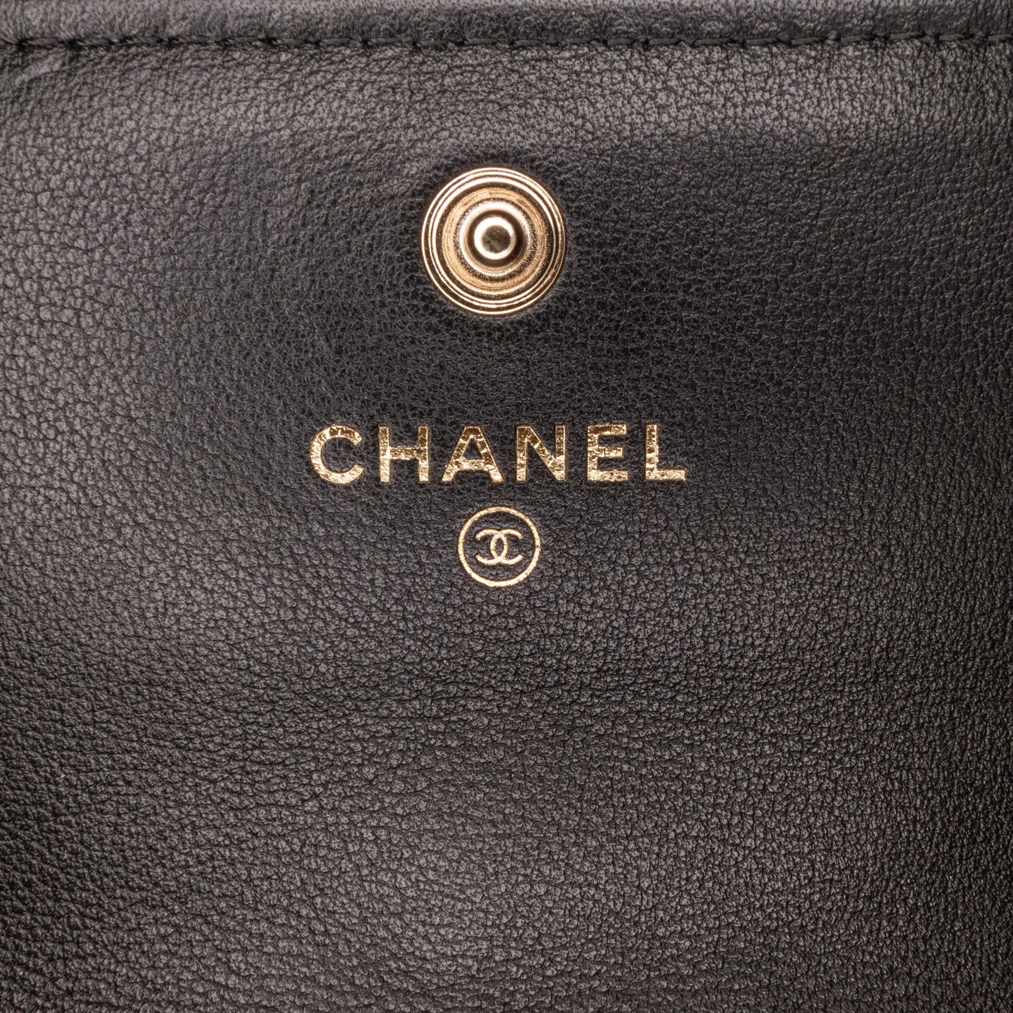 Chanel CC Lambskin About Pearls Card Holder On Chain (SHG-viiUda)