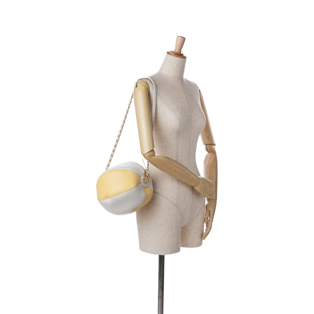Chanel Calfskin Coco Beach Ball Bag (SHG-GzAoTC)