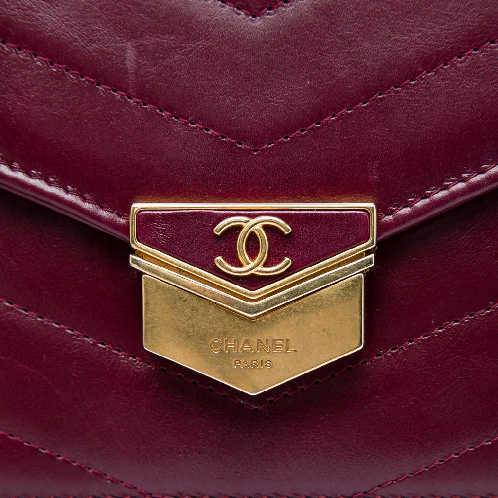 Chanel Chevron Calfskin Medal Wallet On Chain