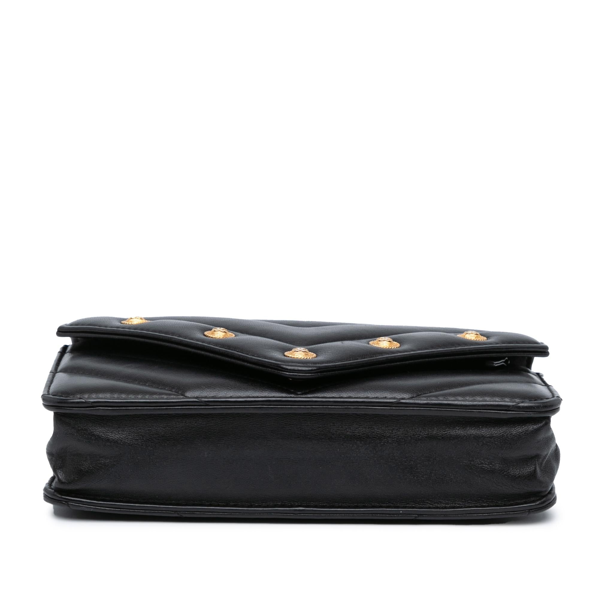 Chanel Chevron Lambskin Button Wallet On Chain (SHG-zOLBNO)