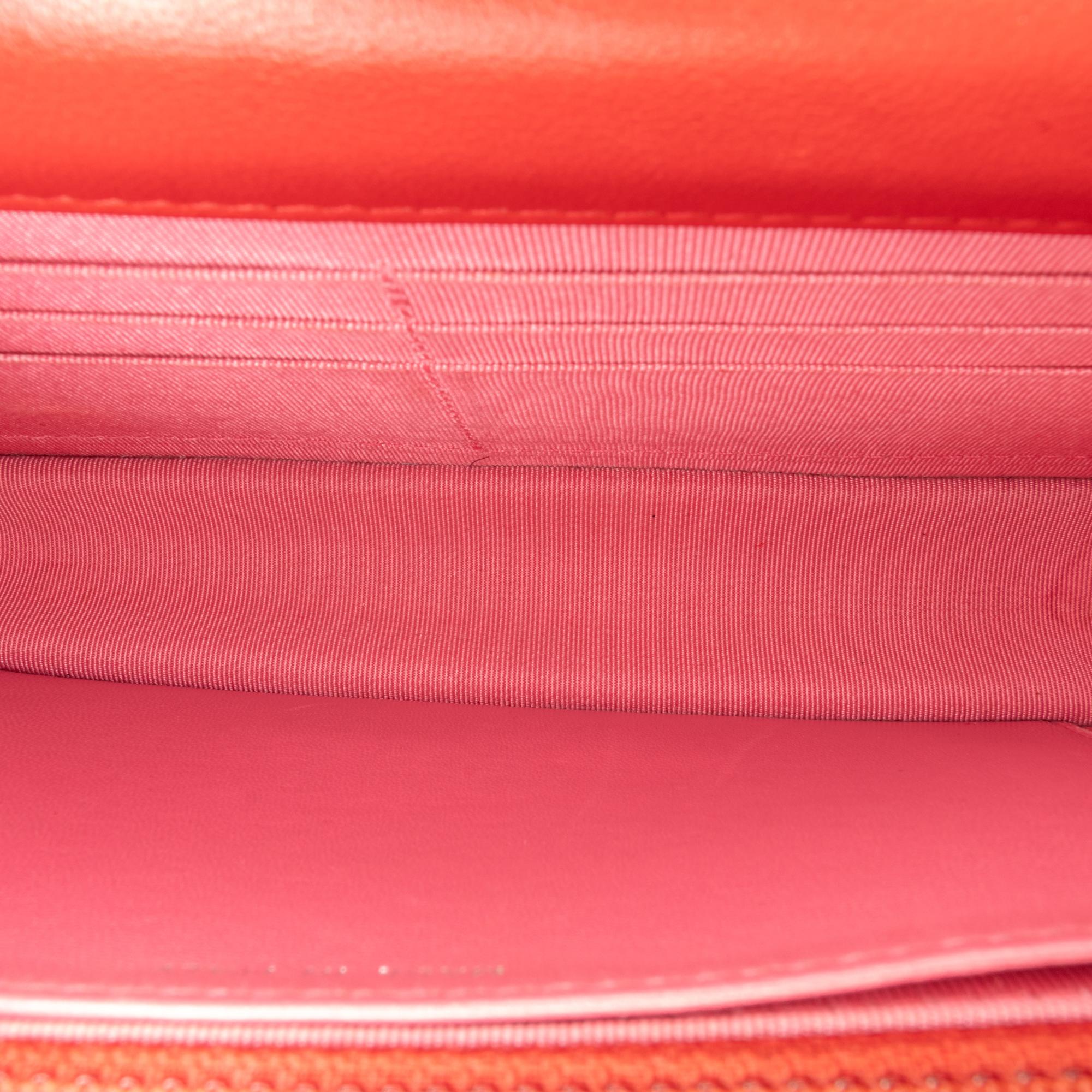 Chanel Classic Lambskin Wallet on Chain (SHG-3xoqhY)