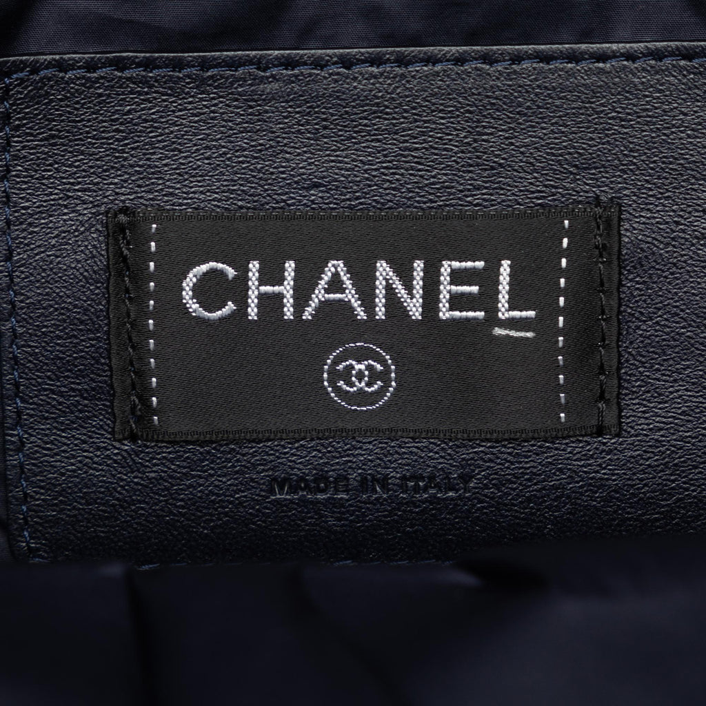 Chanel Doudoune Crossbody Bag (SHG-7ROZxM)