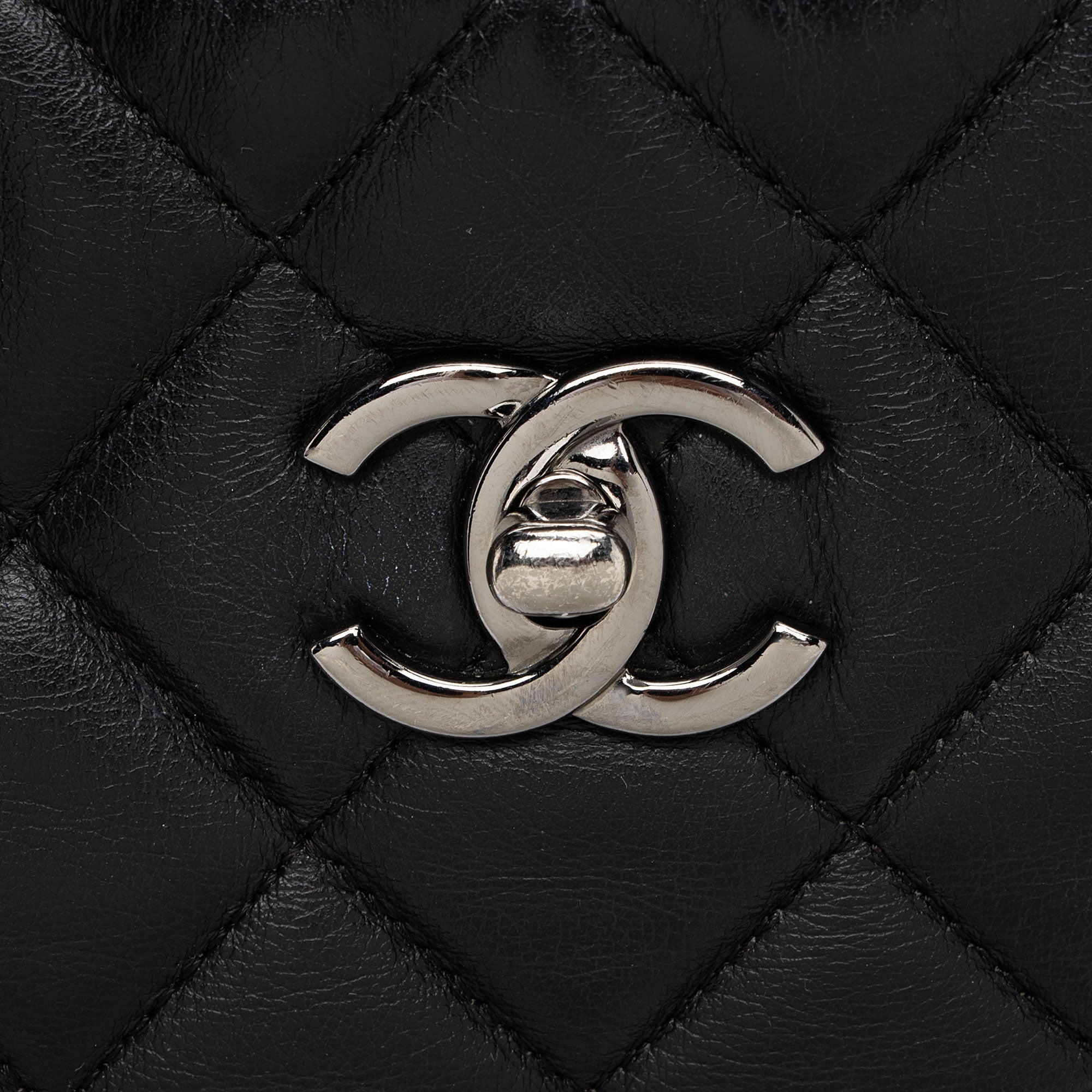 Chanel Grained Calfskin CC Large Shopping Tote (SHF-eEf2Jo)