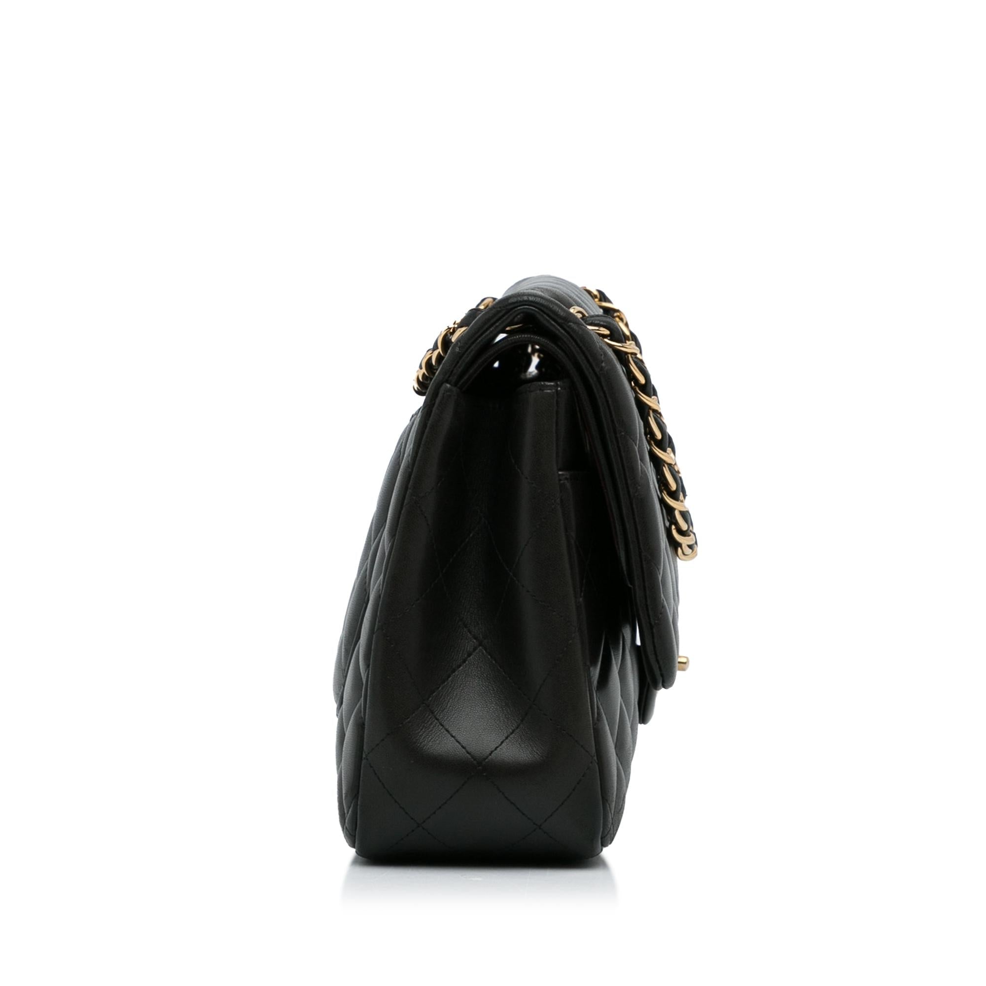 Chanel Jumbo Classic Lambskin Double Flap (SHG-36CLxd)