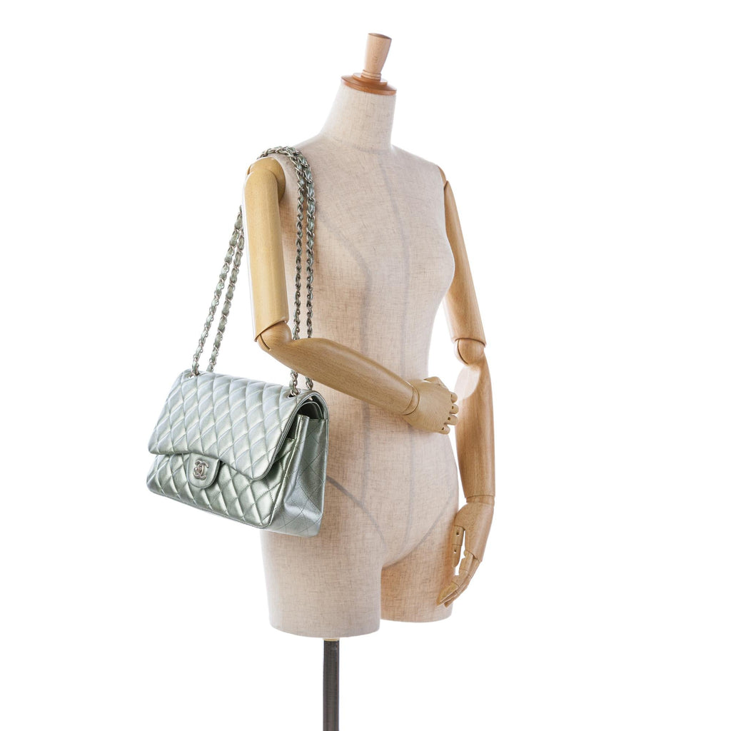 Chanel Jumbo Classic Lambskin Double Flap (SHG-j5p84x)