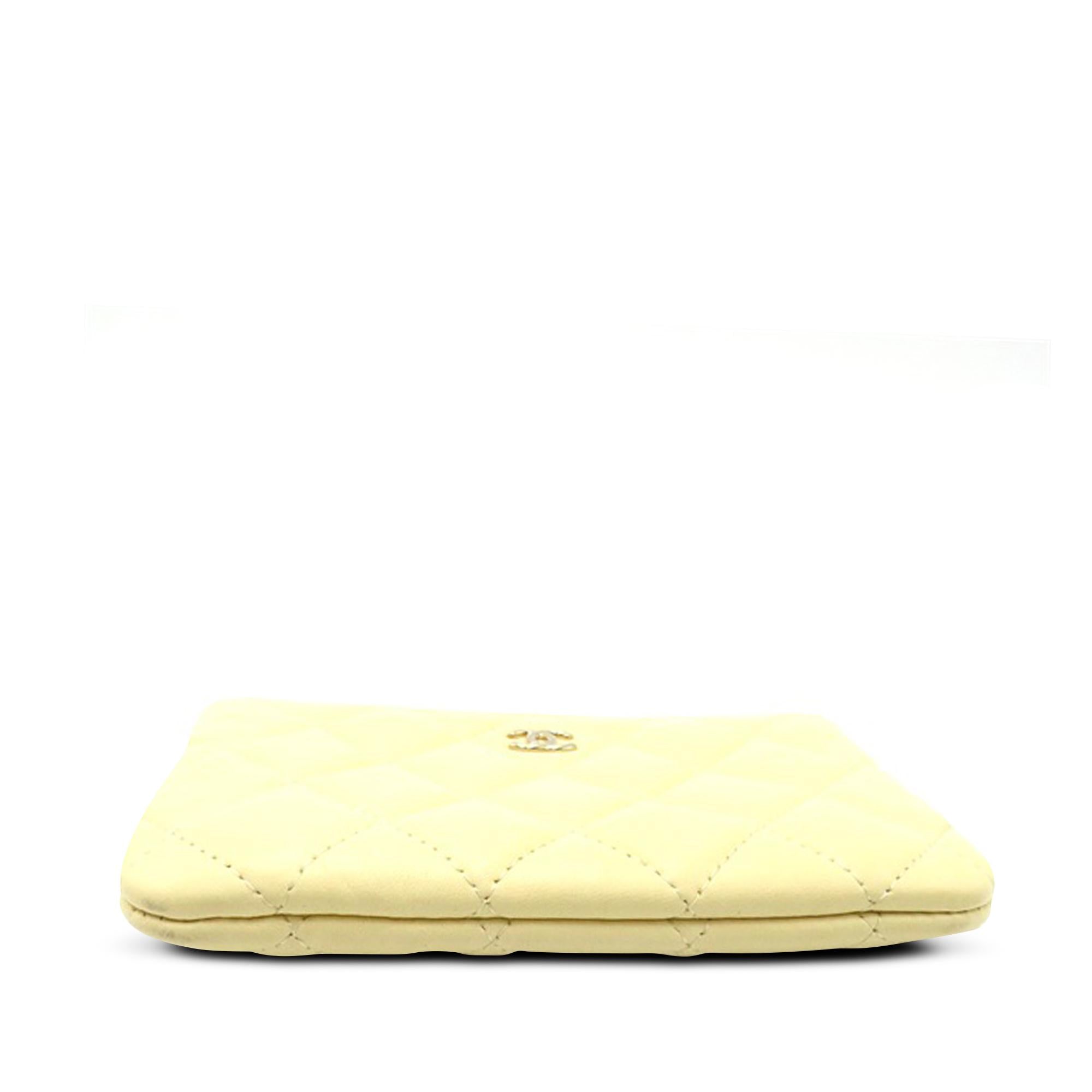 Chanel Lambskin Mini O Case Pouch (SHG-ubGuHV)