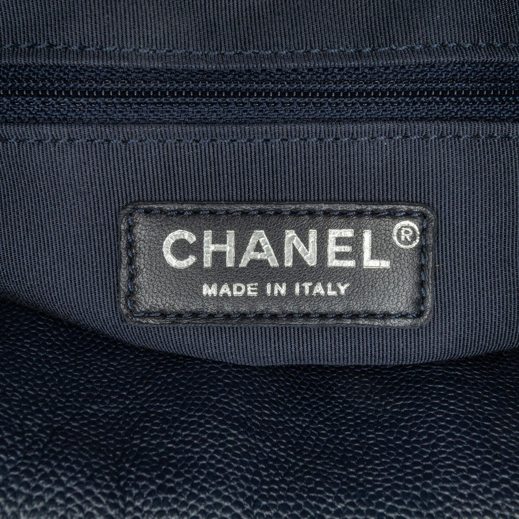 Chanel Large Quilted Caviar Urban Companion Tote (SHG-AColdS)