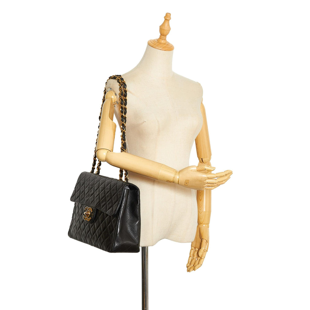 Chanel Maxi XL Lambskin Single Flap (SHG-tOpnx7)