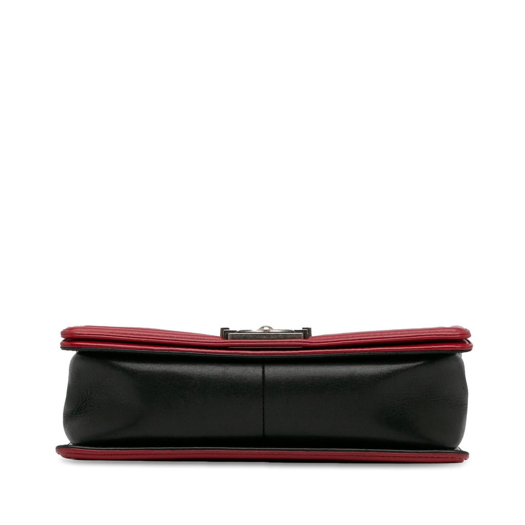 Chanel Medium Bicolor Lambskin Boy Flap (SHG-Qk8sN1)