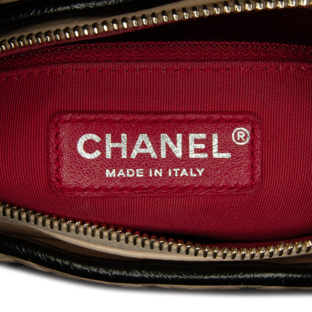 Chanel Medium Bicolor Lambskin Gabrielle Crossbody (SHG-cytUgB)