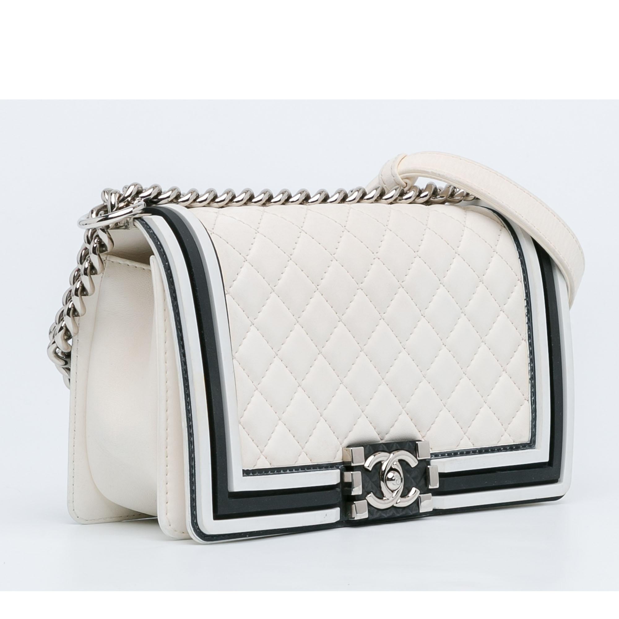 Chanel Medium Bicolor Lambskin and Rubber Boy Flap (SHG-k7sY5d)