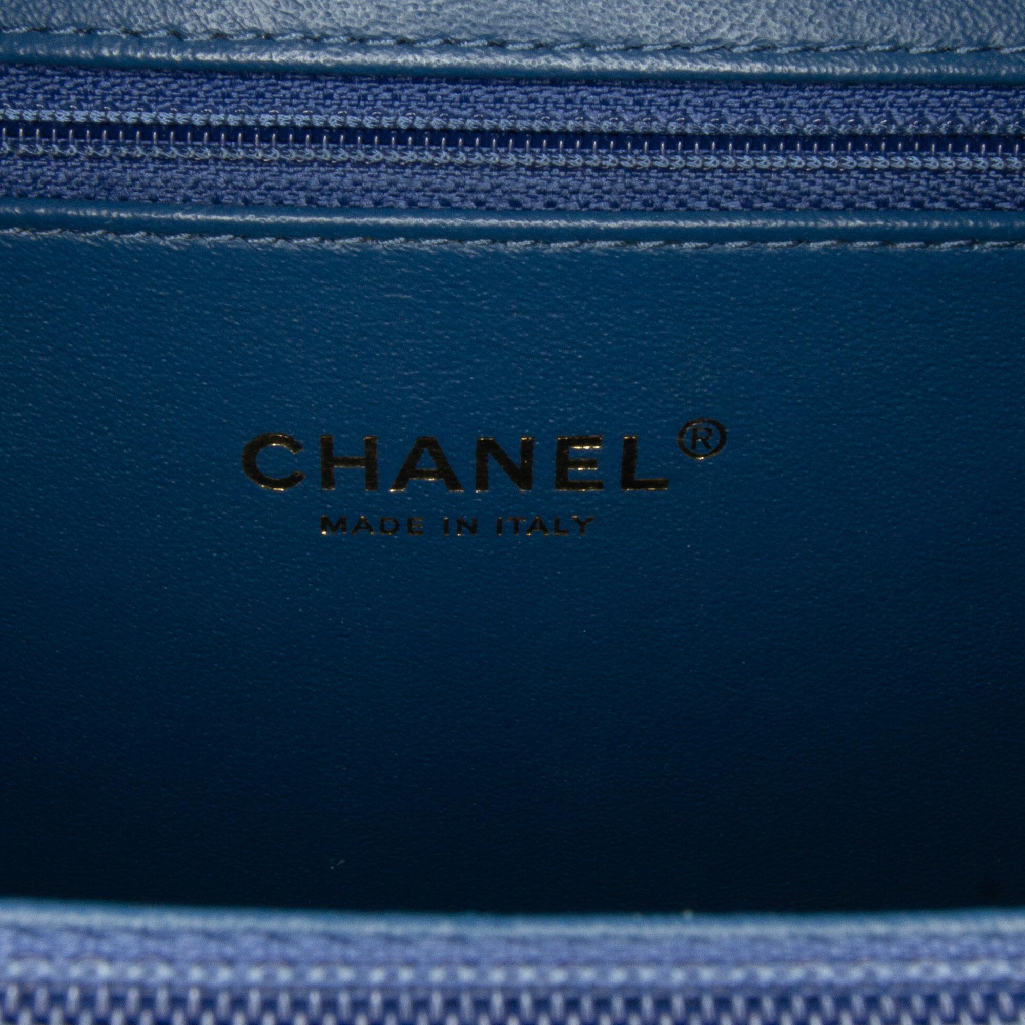 Chanel Medium CC Filigree Caviar Vanity Case (SHG-R0dFDb)