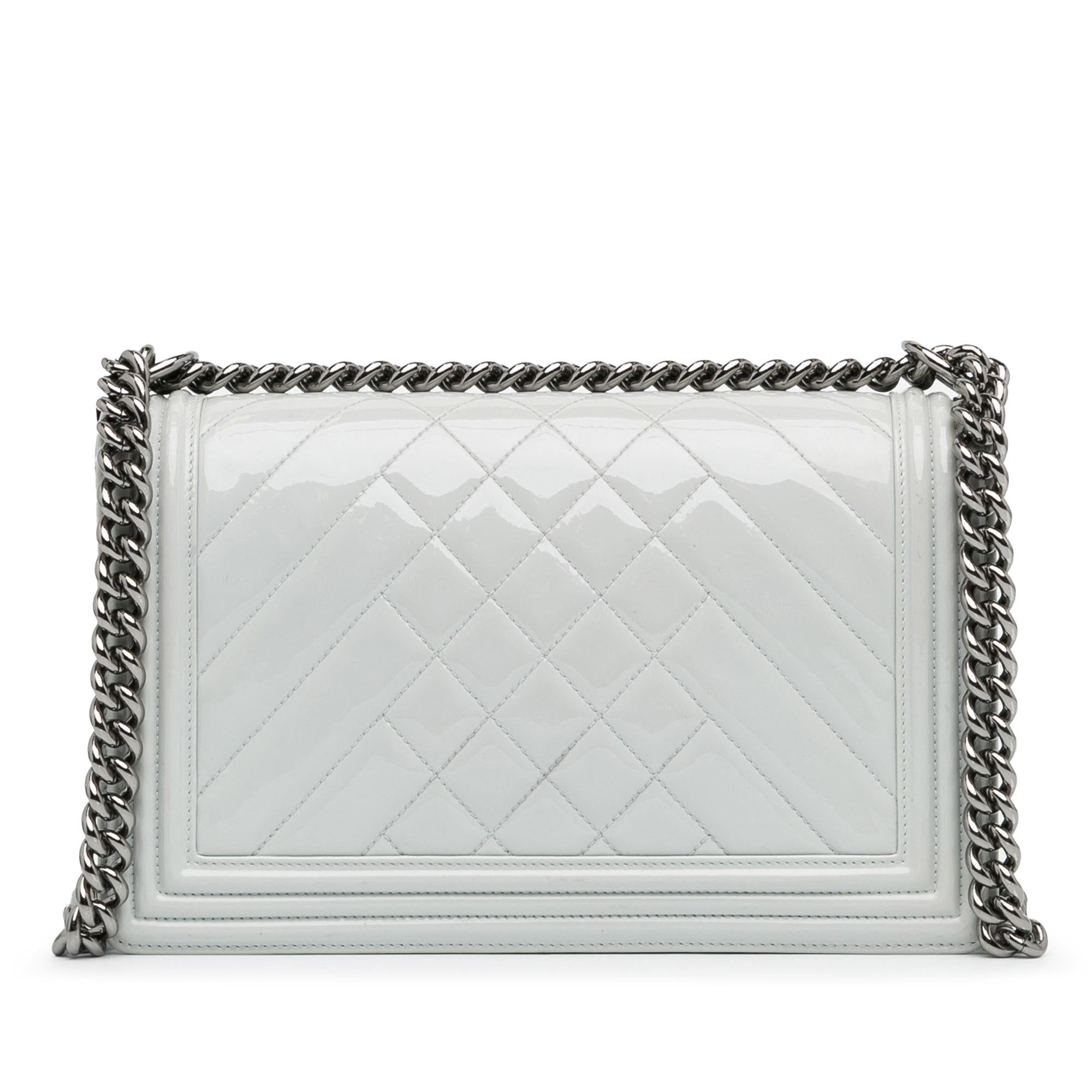 Chanel Medium Patent Boy Flap (SHG-C0XBaJ)