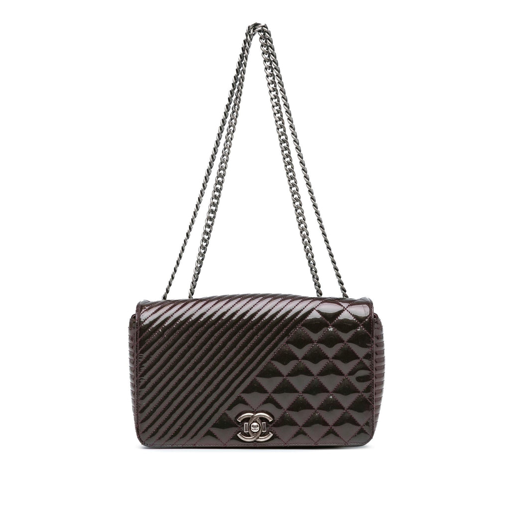 Chanel Medium Patent Coco Boy Flap (SHG-YE0eQ6)