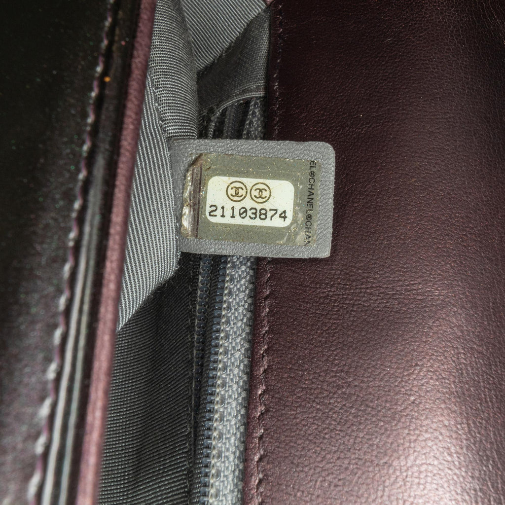 Chanel Medium Patent Coco Boy Flap (SHG-YE0eQ6)