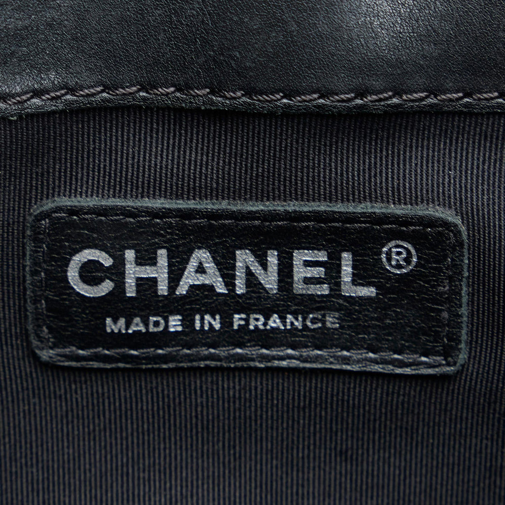 Chanel Medium Patent Reverso Boy Flap (SHG-BSgc9J)