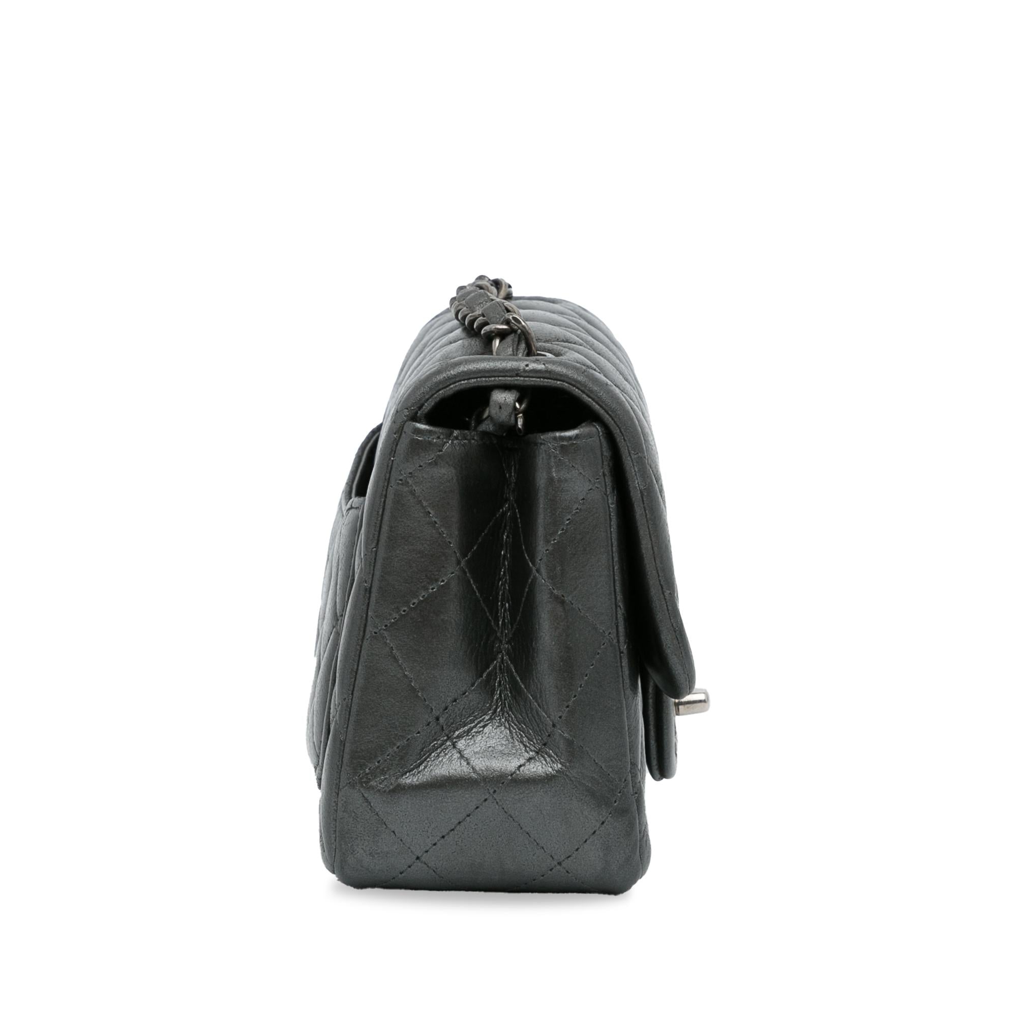 Chanel Mini Classic Lambskin Square Single Flap (SHG-Lqr8P5)