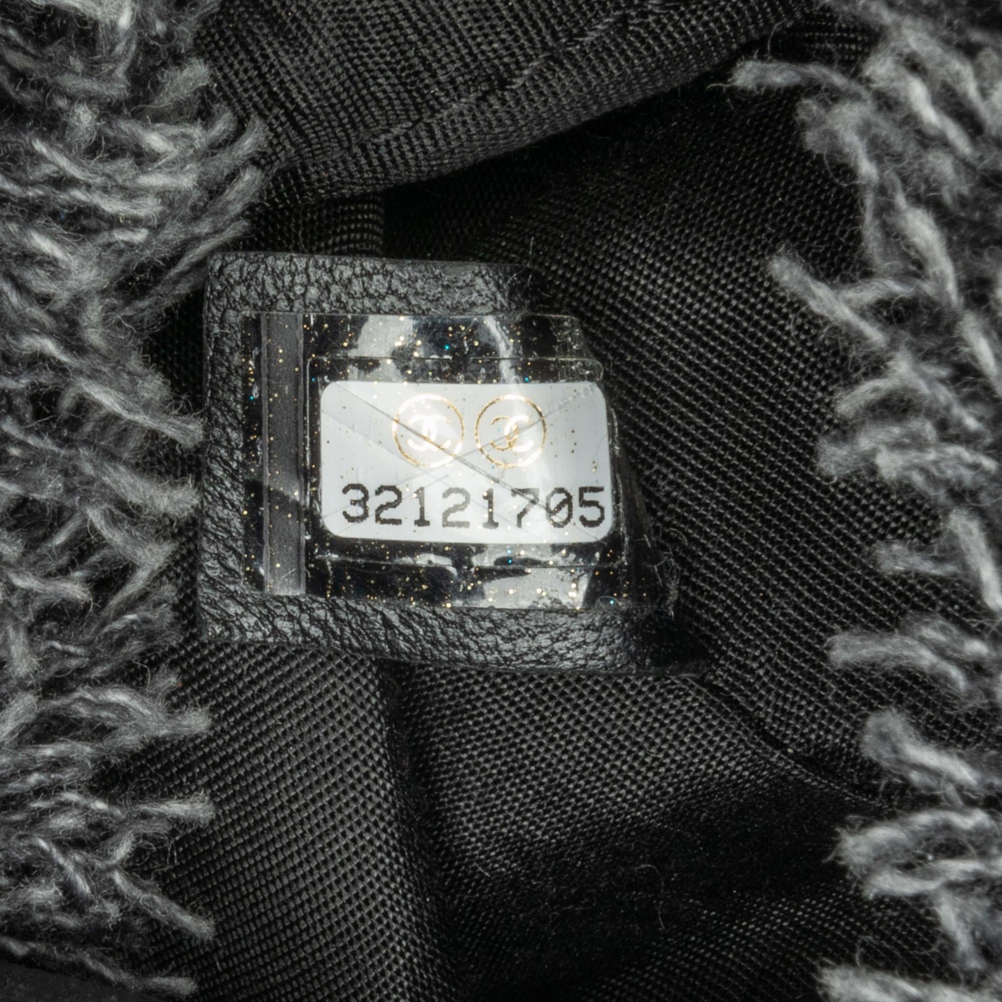 Chanel Mini Denim Mood Bucket with Chain (SHG-lXV8UG)