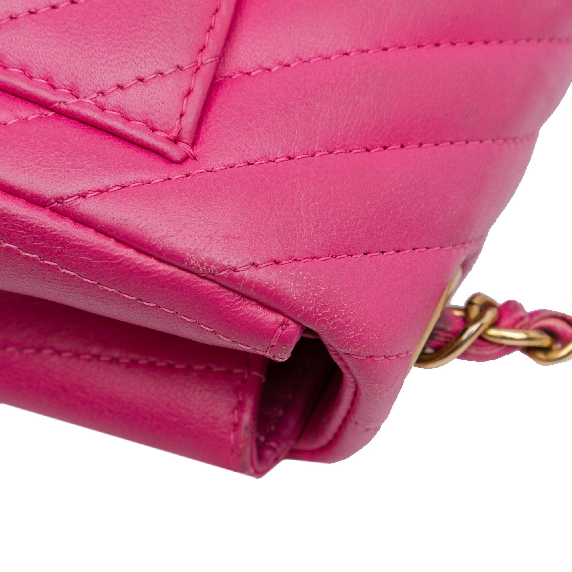 Chanel Mini Square Classic Chevron Lambskin Flap (SHG-j9k7Tq)