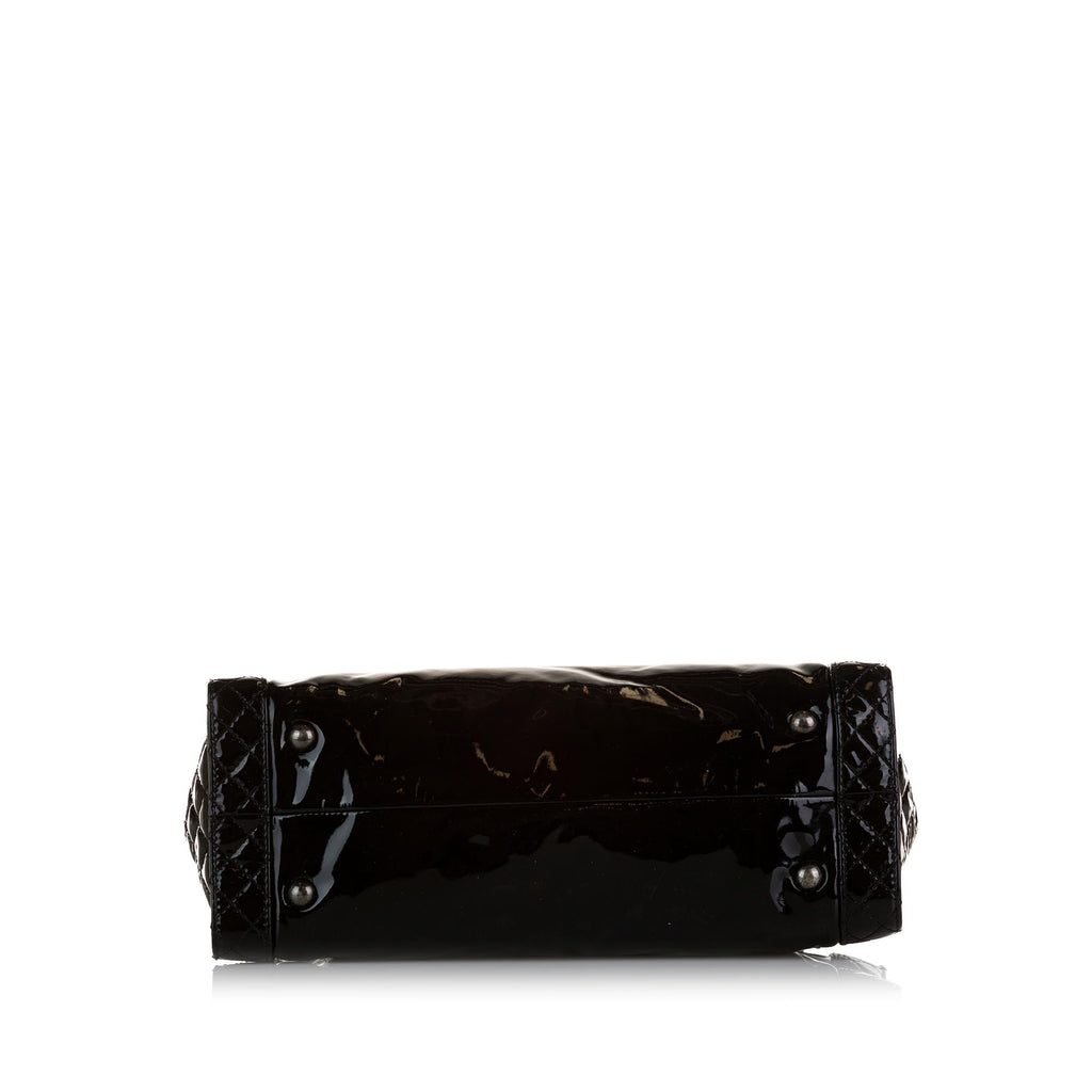 Chanel Patent Boy Reverso Shopping Tote (SHG-hSjbqX)